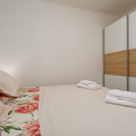 Apartment Agnese2 ロヴィニ エクステリア 写真